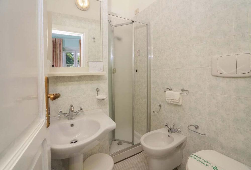 Hotel Pensione Monti Казамиччола-Терме Экстерьер фото