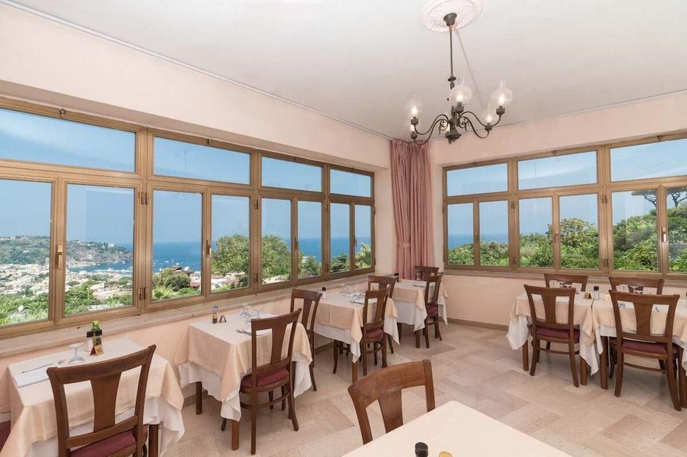 Hotel Pensione Monti Казамиччола-Терме Экстерьер фото